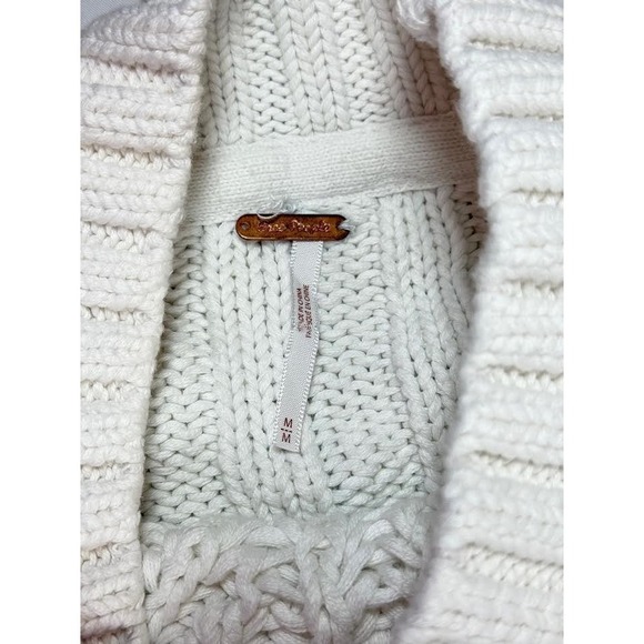 Free People White Chunky Knit Sweater Size Medium Oversized Sleeves Cable Knit - Picture 2 of 7
